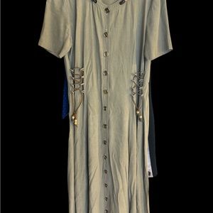 Women’s size 7 long dress (51 inches from shoulder to bottom of dress) buttons